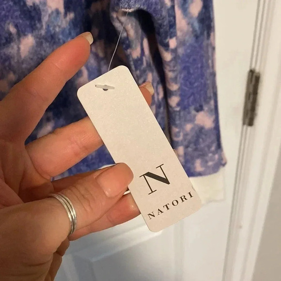 Natori batwing top - Picture 4 of 4